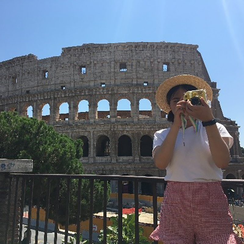 Auburn student pictured abroad in front of Colosseum